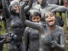 V Brazílii skončila tradiční karnevalová show. Zemi teď čeká jiná show - předvolební kampaň