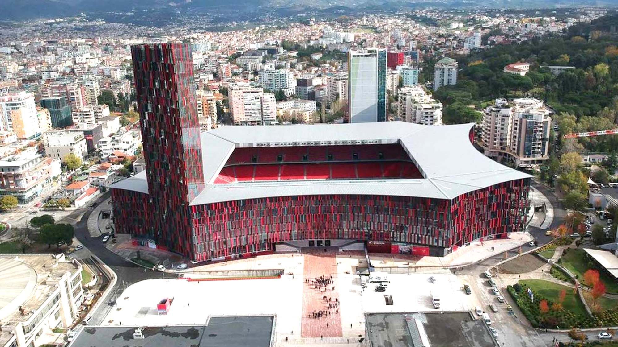 Albánie, Tirana, cestování, kultura, murál