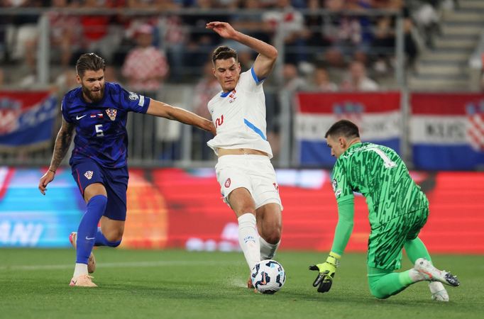 Patrik Schick neproměňuje šanci v utkání kvalifikace MS 2026 Chorvatsko - Česko