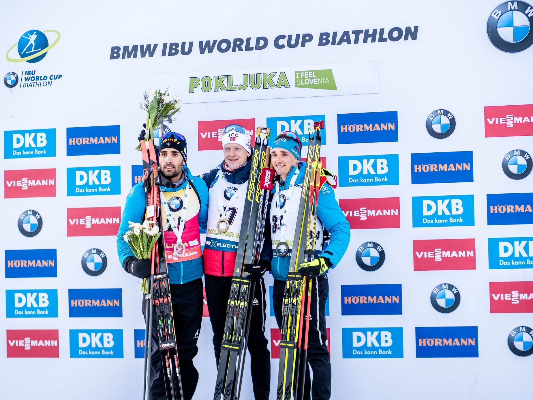 biatlon, SP 2019/2020, Pokljuka, vytrvalostní závod, zleva Martin Fourcade, Johannes Thingnes Bö, Fabien Claude