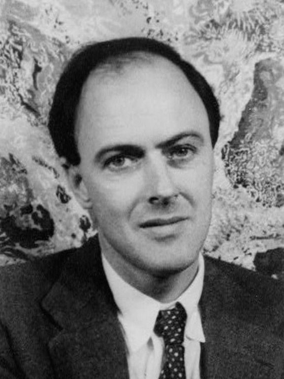 Spisovatel a dobrodruh Roald Dahl se narodil v roce 1916 ve waleském Llandaffu norským rodičům. Je autorem řady knih pro děti, povídek i několika románů.