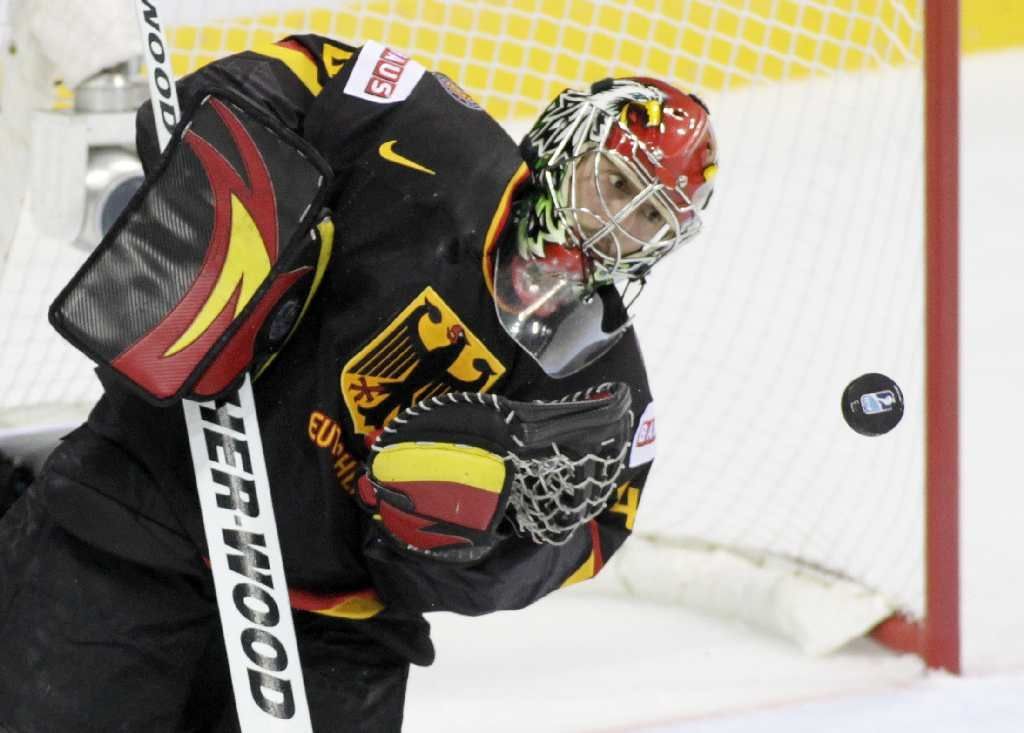 Rusko - Německo: Dennis Endras (zákrok)