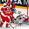 MS v hokeji 2013, Česko - Bělorusko: Radim Vrbata - Vitali Belinskij; gól na 2:0