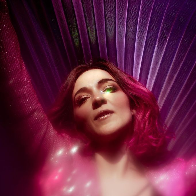 Písničkářka Becca Stevens.