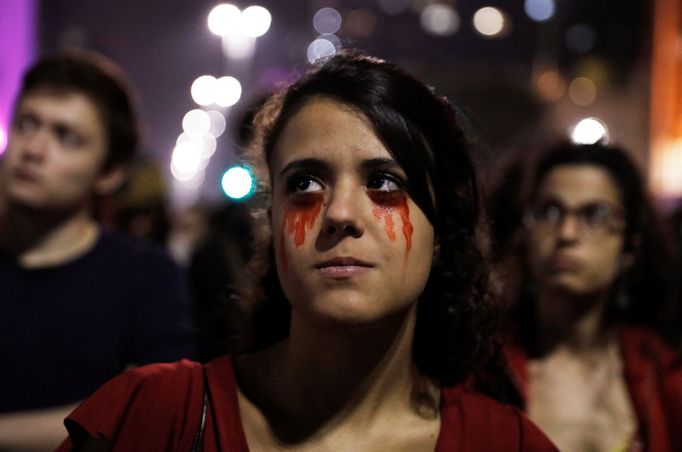 Brazilští studenti na demonstraci proti novému prezidentovi Jairu Bolsonarovi.