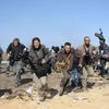 Libye - novináři utíkajíí před bombami