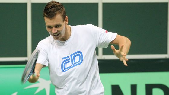 FOTO Berdych trénoval na staveništi, bouchání ho prý neruší