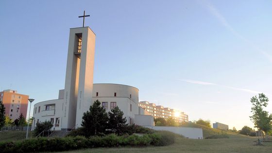 Obrazem: Architektura víry. V Česku se po roce 1989 postavily desítky kostelů