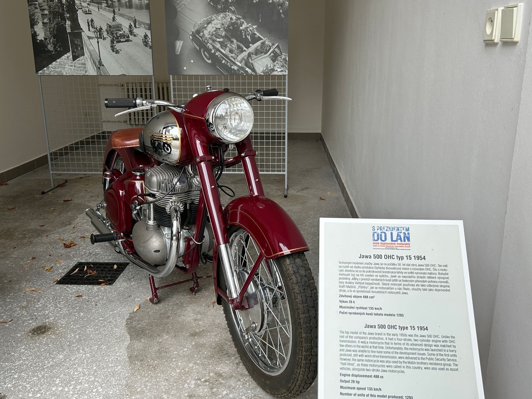 Výstava NTM motorky u Hradní stráže, zámek Lány srpen 2025