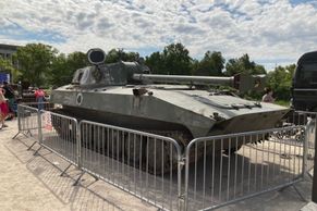 Výstava na Letné "Ukrajina je štítem Evropy" ukazuje ruskou vojenskou techniku