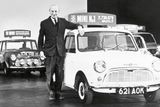 Vůz Mini letos slaví 55 let. Jeho konstruktérem byl technik řeckého původu Alec Issigonis.