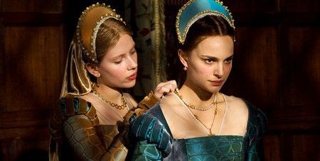 Scarlett Johansson a Natalie Portman ve filmu Other Boleyn Girl