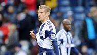 Ještě důležitější byla trefa Matěje Vydry, který nastoupil do zápasu mezi West Bromwich Albion a Fulhamem až v 75. minutě za stavu 0:1 z pohledu domácích. Jenže už o jedenáct minut později se skvěle zorientoval v pokutovém území a dorážkou vyrovnal na konečných 1:1.