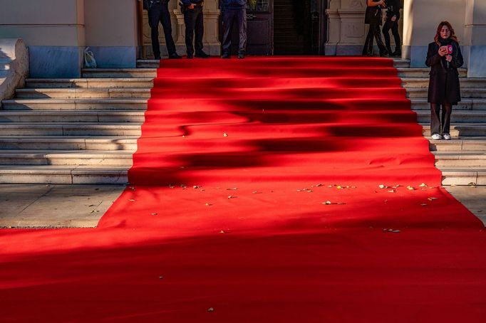 Vladimír Birgus: Fotografie z výstav Červená a modrá a Černá a bílá, pořádaných k jeho jubileu (70. let, rok 2024)