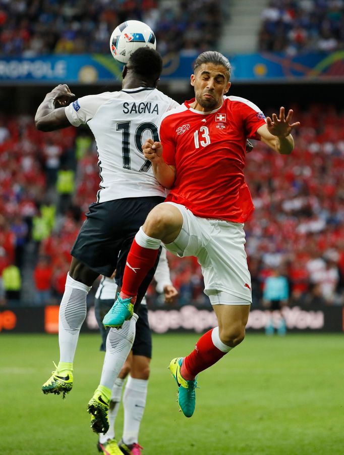 Euro 2016, Švýcarsko-Francie: Ricardo Rodriguez - Bakary Sagna