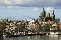 Amsterdam je dostatečně krásný i s čistou hlavou