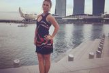 Takto Dominika Cibulková pózovala v luxusních minišatech z aktuální kolekce italského módního domu Versace před začátkem Turnaje mistryň. To ještě netušila, že v Singapuru slavně zvítězí.