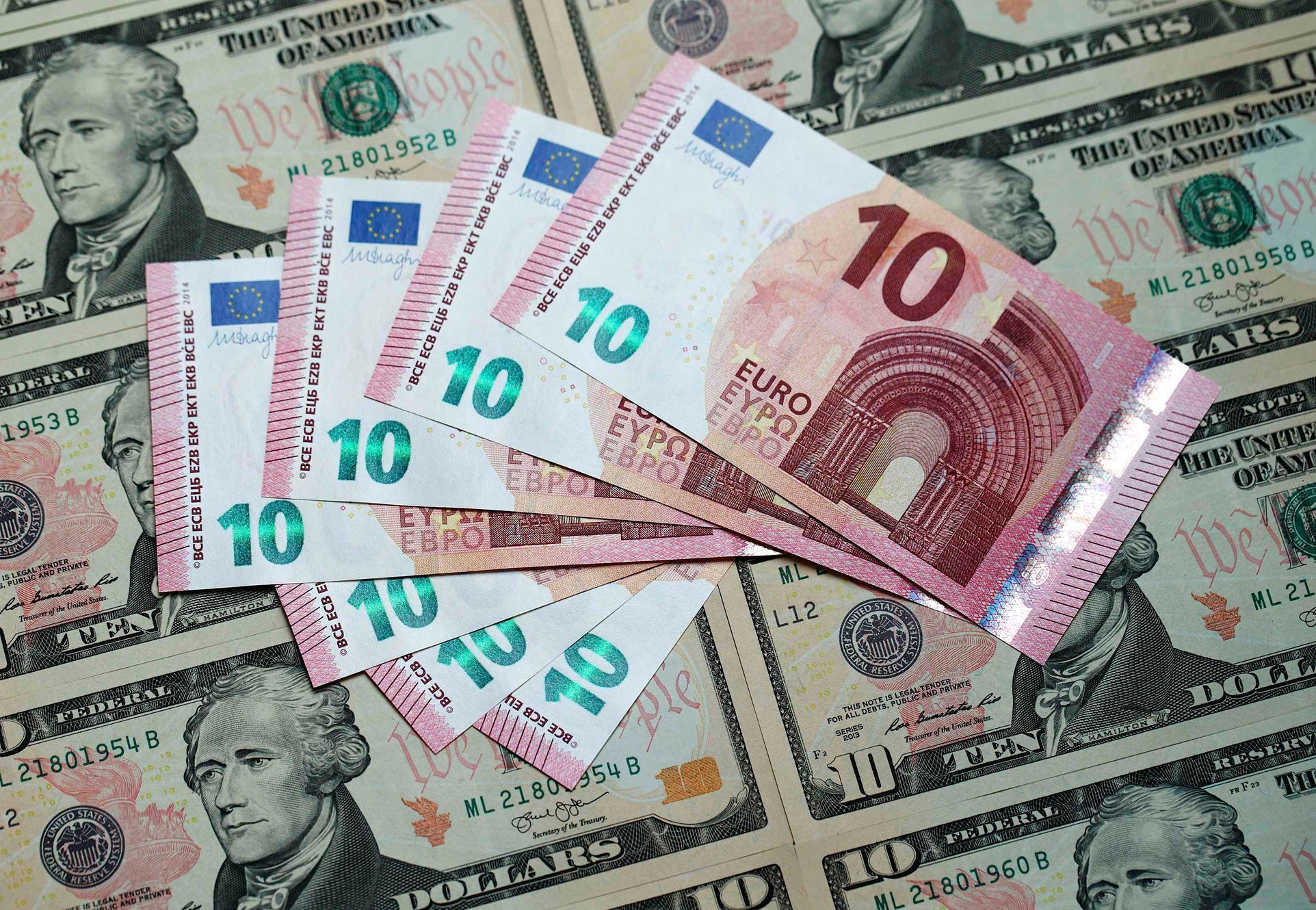 Euro dolar měna eurozóna