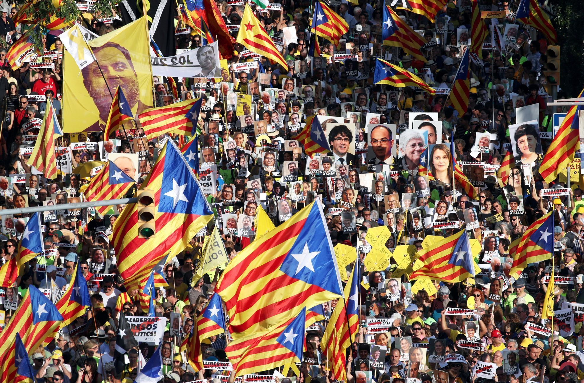 Demonstrace za propuštění katalánských politiků