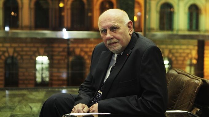 Pavel Rychetský, šéf Ústavního soudu, osobní záruka ústavnosti. Mandát má do roku 2023.
