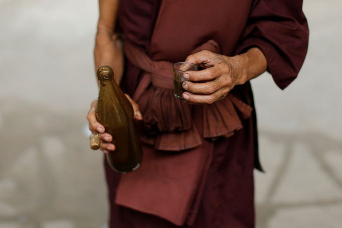 Buddhistický chrám v Thajsku, který funguje i jako odvykací centrum.