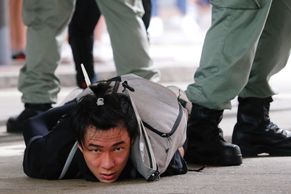 "Je to dárek od Číny pro Hongkong." Přísný zákon vyhnal do ulic demonstranty