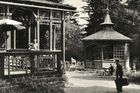 Lázeňský altánek a hudební pavilon. Nedatovaný snímek (cca 50. až 70. léta 20. století).