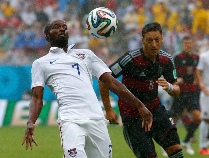 MS 2014, USA-Německo: DaMarcus Beasley - Mesut Özil