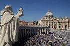 Transgenderové osoby je možné pokřtít, pokud to nevzbudí pohoršení, oznámil Vatikán