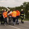 Hasiči vystřihávali řidiče dodávky, kterou srazil kamion