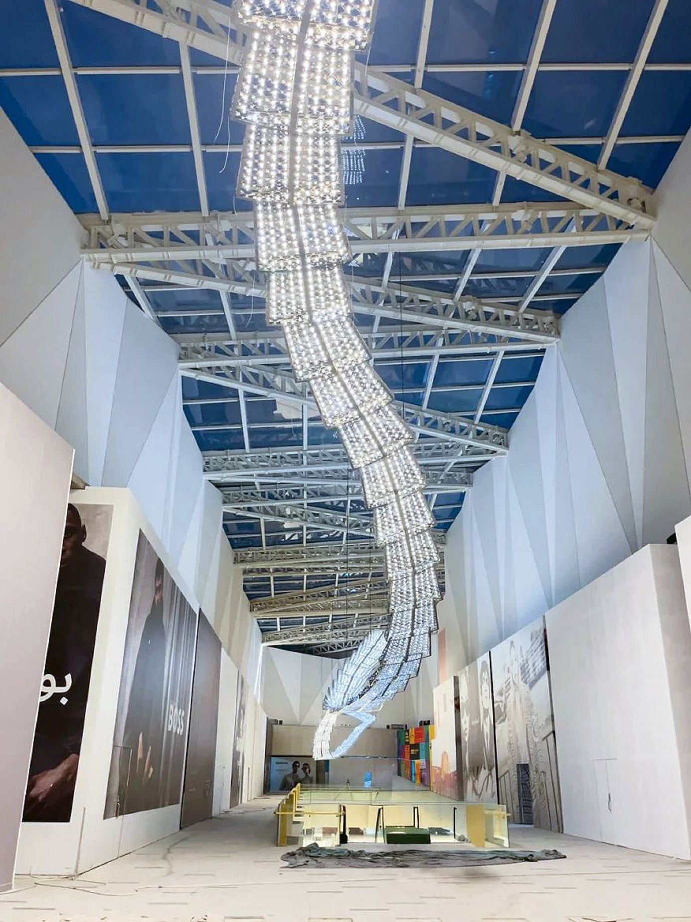 lustr, Crystal Caviar, rekord