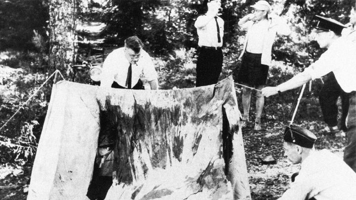 Co se stalo v noci u jezera? Záhadná trojnásobná vražda fascinuje Skandinávii dodnes