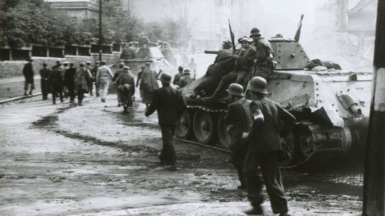 Foto: Vlasovci v květnové Praze na unikátních snímcích