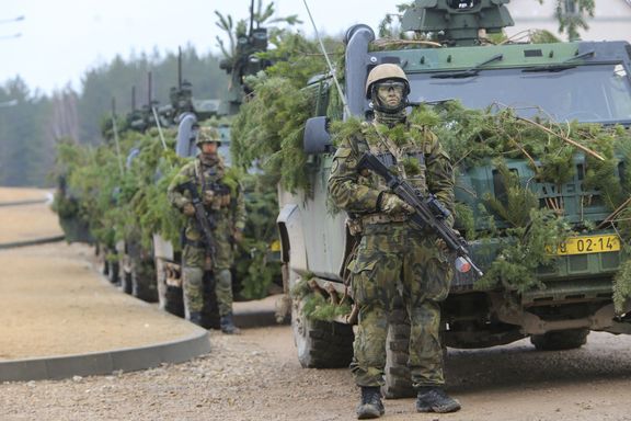 Čeští vojáci během cvičení NATO v Litvě.
