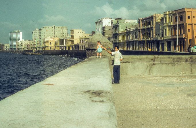 Fotografie Kuby, kterou pořídil Petr Levínský během pobytového zájezdu, jenž organizovala tehdejší Cestovní kancelář mládeže na jaře v roce 1989.