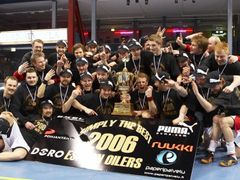 Finský klub Espoon Oilers se raduje z ligového titulu. Rád by se radoval i na Czech Open.