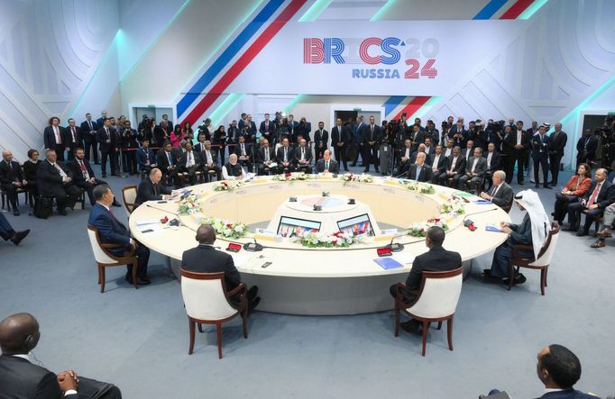 Světoví státníci přijíždí do Ruska na setkání skupiny BRICS.