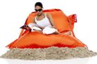 Buggle-Up 
 Sedací vak Fatboy(R) Buggle-up (dříve znám pod jménem ,,Outdoor") je stvořen pro posezení na zahradě, na pláži a při táboření v přírodě nebo v kempu. Je vyroben z pevného materiálu, který odolá vodě i UV záření. Pro poskytnutí většího komfortu je Fatboy(R) Buggle-up vybaven kroužky v rozích a specálním řemenem, který umožňuje snadné přizpůsobení do více než 60 pozic.