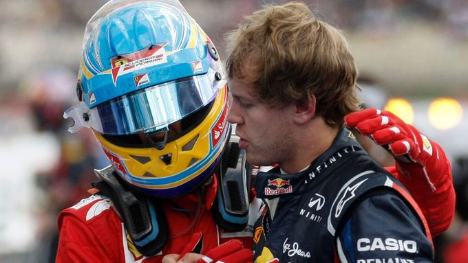 Fernando Alonso a Sebastian Vettel by si o dvojitě bodovaném závěru sezony měli hodně co říct.