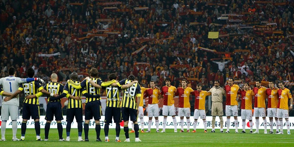 Podpora Japonsku - Galatasaray vs. Fenerbahce