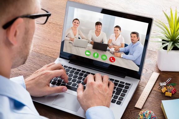 Online studium MBA vám dává svobodu, studovat můžete kdykoliv a odkudkoliv.