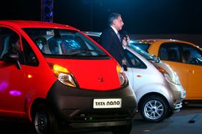 Nejlevnější auto světa jde do prodeje. Stojí 40 tisíc korun