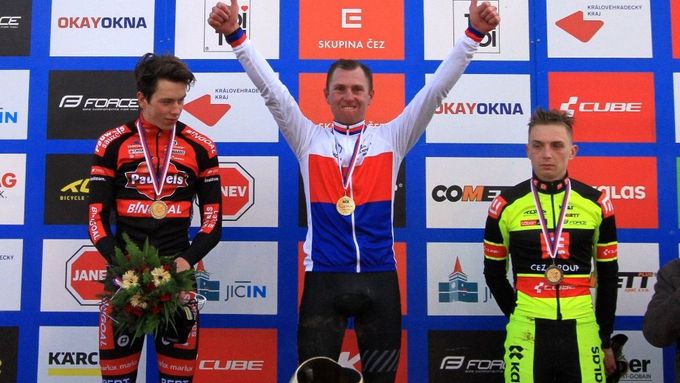 Emil Hekele vyhrál mistrovství republiky cyklokrosařů a zazávodí si na světovém šampionátu.