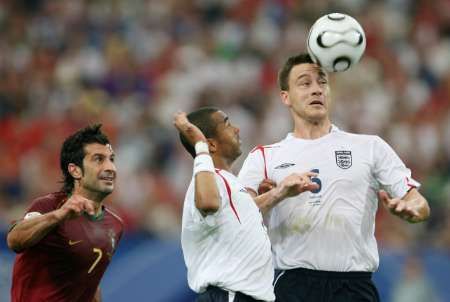 Anglie - Portugalsko: Figo, Cole, Terry
