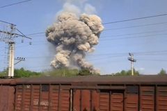 Video: V Rusku hoří sklad dělostřeleckých granátů