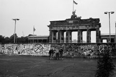 Adenauer chtěl Západní Berlín vyměnit za kus NDR