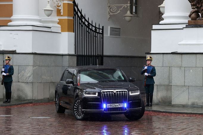 The Aurus Senate limousine carrying Russian President Vladimir Putin drives prior to an inauguration ceremony at the Kremlin in Moscow, Russia May 7, 2024. Sputnik/Sergei