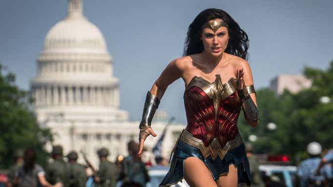 Hlavní roli ve Wonder Woman 1984 ztvárnila Gal Gadotová (na snímku).