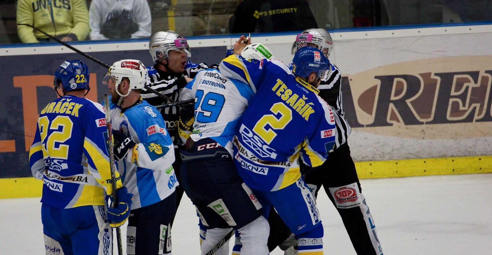Hokej, Zlín - Plzeň: Radim Tesařík (2) - Pavel Kašpařík (29)