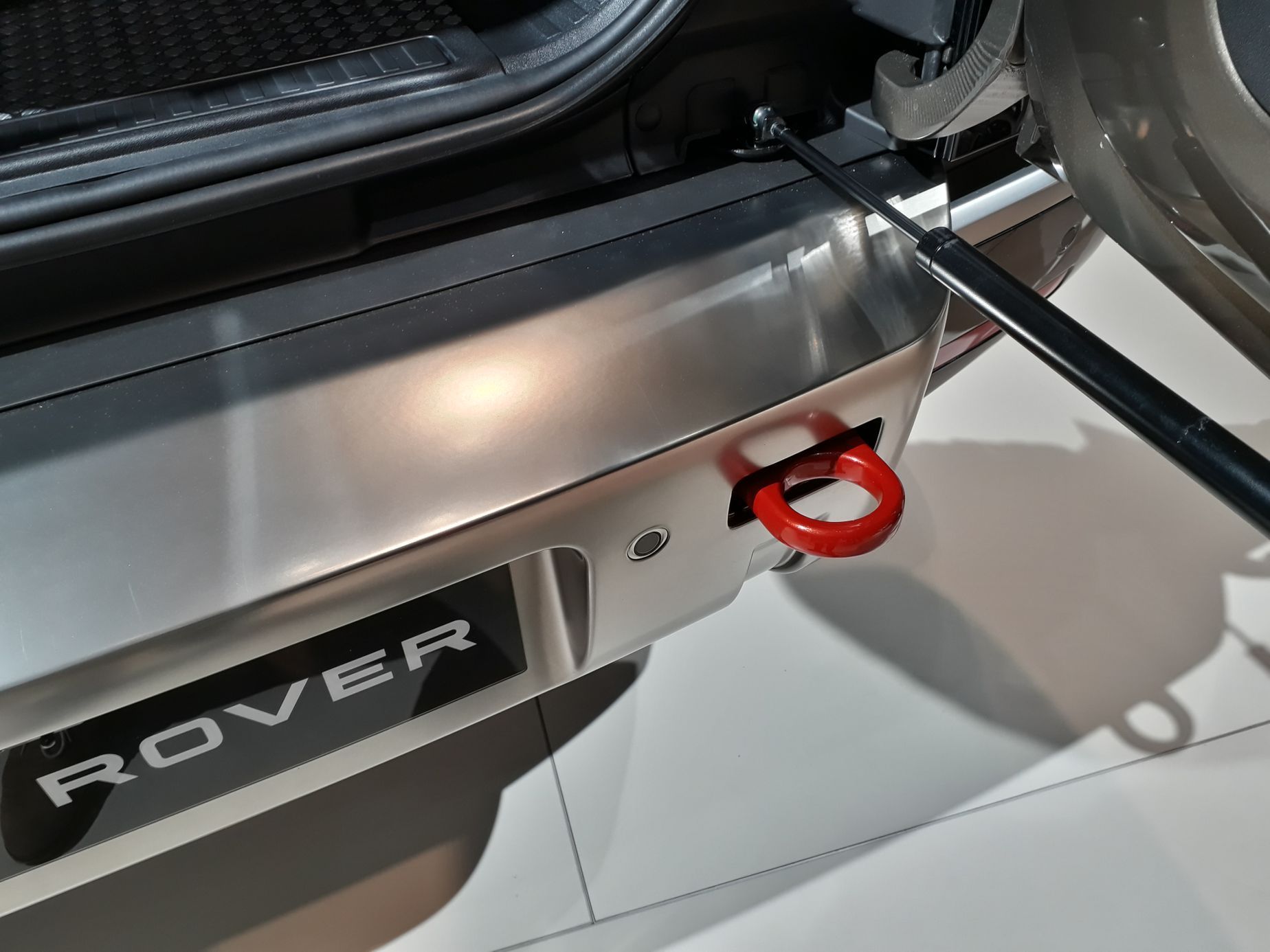 Land Rover Defender živě na IAA